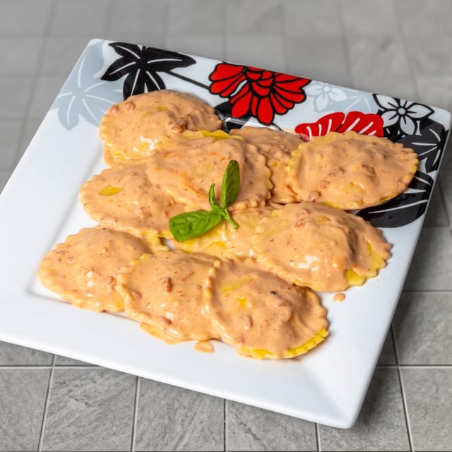 Ravioli pink tray.