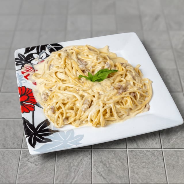 Chicken Alfredo.